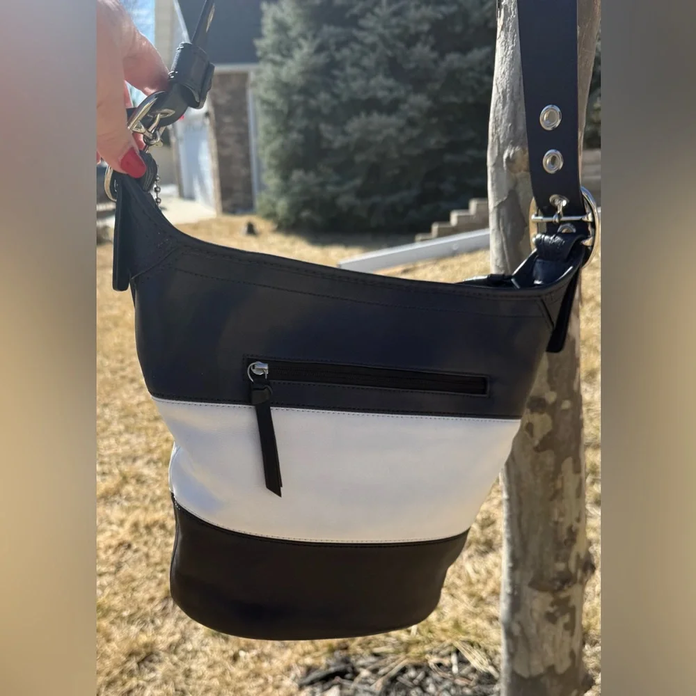 Coach Rugby Vintage Bucket Bag Navy and White Convertible Strap - Picture 6 of 8